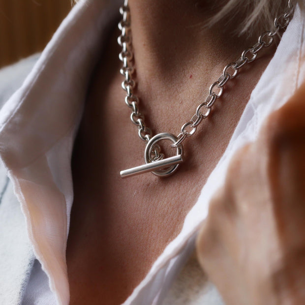 Solo T-Bar Necklace
