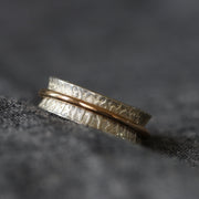 Single Gold Band Rune Texture Spinning Ring